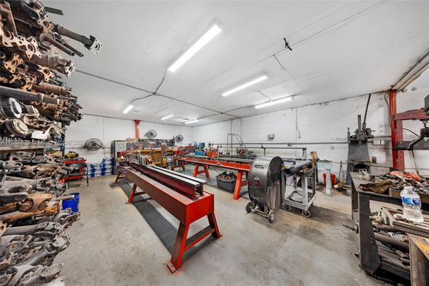 Fitness Equipment, Garage, Interior