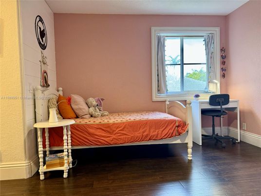 Bedroom, Home Office, Interior, Wood Texture Flooring