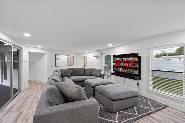Interior, Living room, Recessed Lighting, Water, Wood Texture Flooring