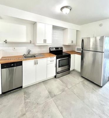 Interior, Kitchen, Stainless Steel Appliances