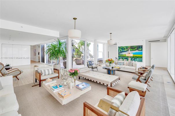 Interior, Living room, Pendant Lights