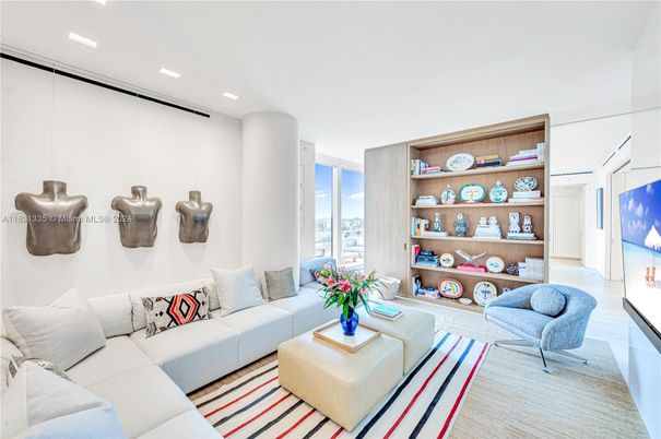 Interior, Living room, Pendant Lights, Recessed Lighting