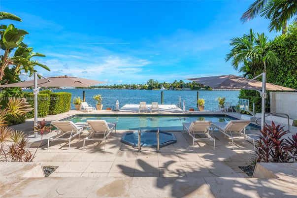 Exterior, Lake, Pool