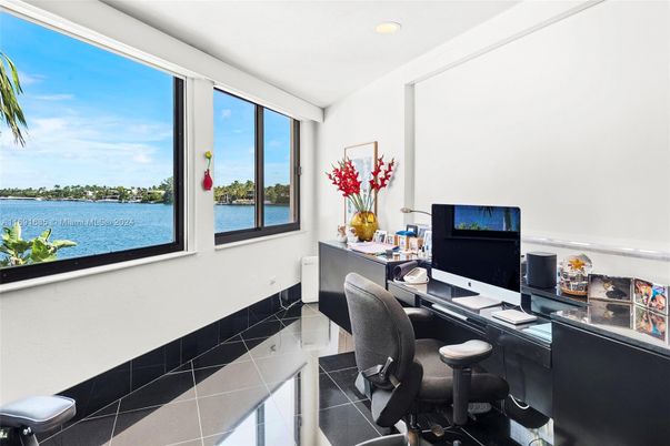 Home Office, Interior, Recessed Lighting, Water