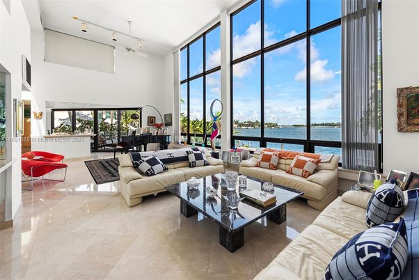 Interior, Living room, Water