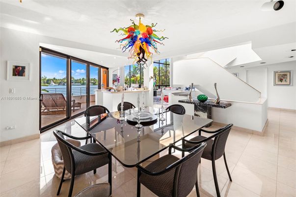 Dining room, Interior, Recessed Lighting, Water