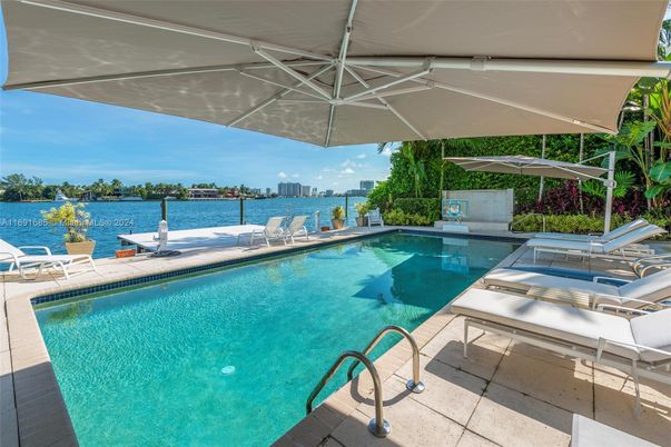 Exterior, Pool, Water