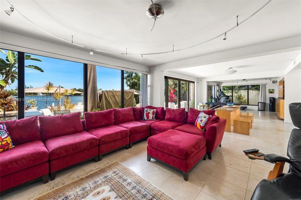 Interior, Living room, Water