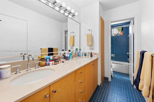 Bathroom, Dual Sink Vanities, Interior