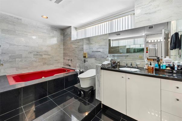Bathroom, Interior, Marble Walls, Recessed Lighting