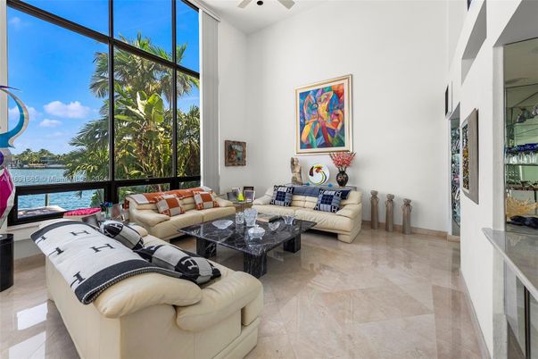 Interior, Living room, Sun Room, Water