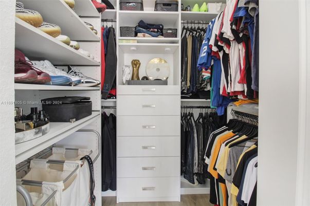 Interior, Walk-in Closets, Wood Texture Flooring