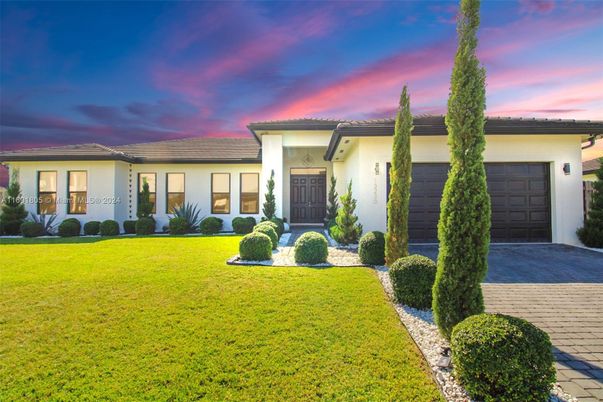 Attached, Backyard, Exterior, Facade, Mediterranean