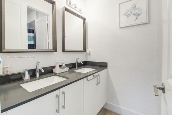 Bathroom, Dual Sink Vanities, Interior