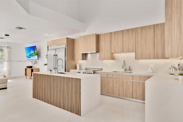 Interior, Kitchen, Pendant Lights, Recessed Lighting, Stainless Steel Appliances