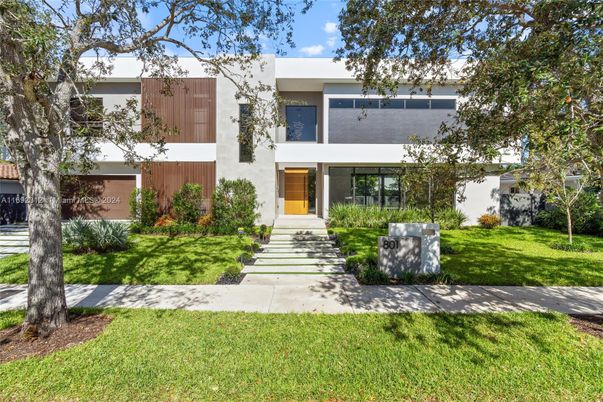 Backyard, Exterior, Facade, Modern