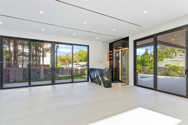 Empty room, Interior, Recessed Lighting