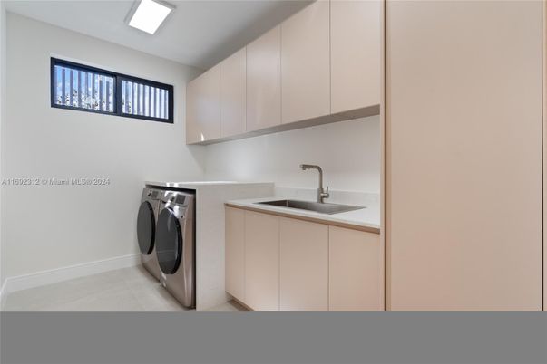 Interior, Washer