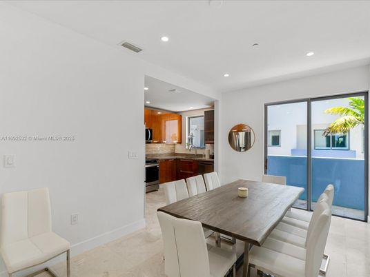 Dining room, Interior, Kitchen, Recessed Lighting, Stainless Steel Appliances