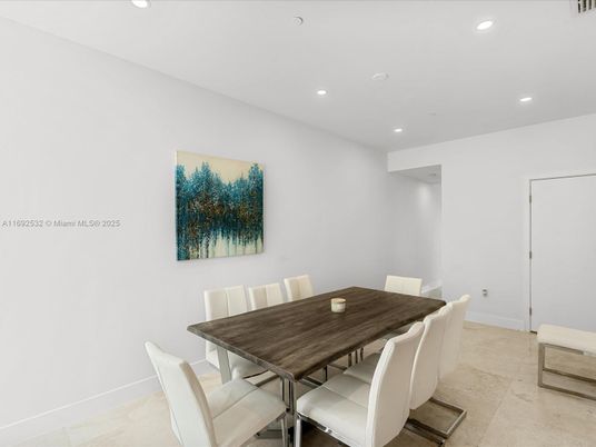 Dining room, Interior, Recessed Lighting