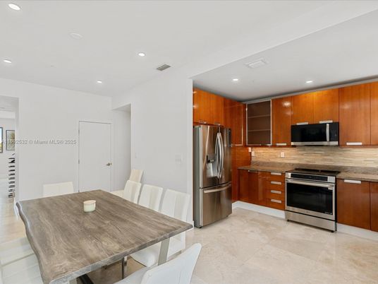Dining room, Interior, Kitchen, Recessed Lighting, Stainless Steel Appliances