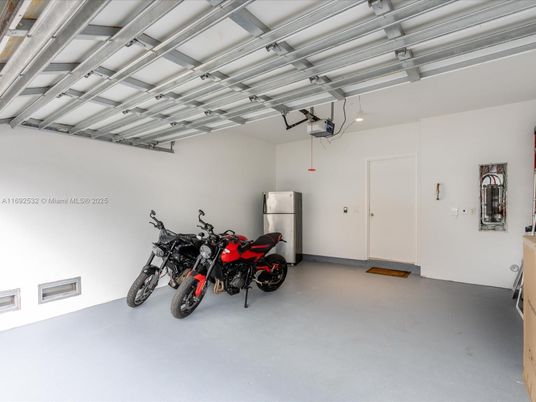 Garage, Interior