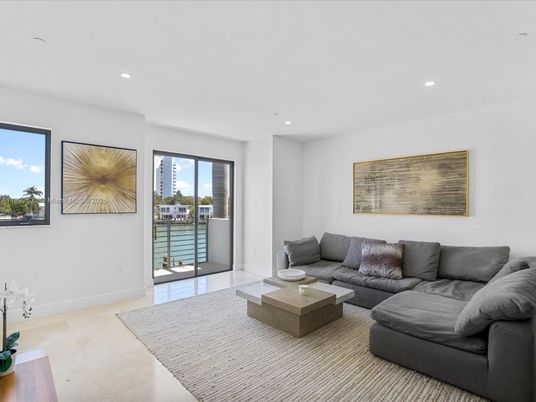 Interior, Living room, Recessed Lighting, Water