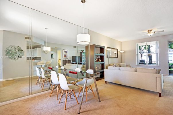 Dining room, Interior, Living room, Pendant Lights
