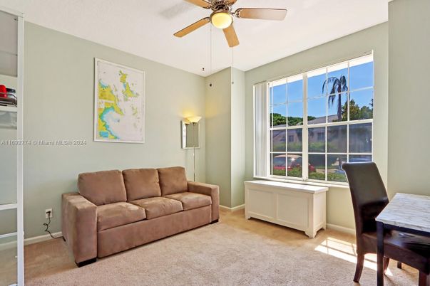 Home Office, Interior