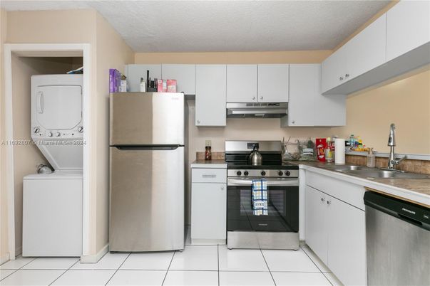 Interior, Kitchen, Stainless Steel Appliances, Washer