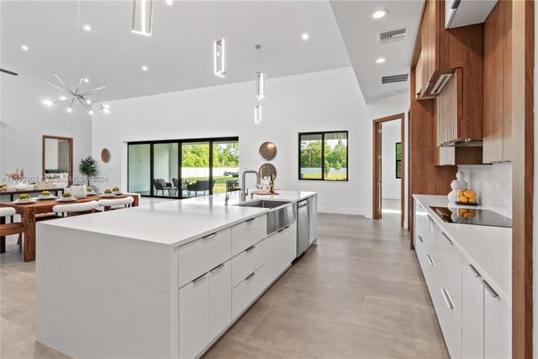 Dining room, Interior, Kitchen, Pendant Lights, Recessed Lighting, Stainless Steel Appliances