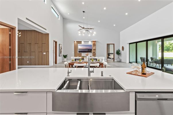 Interior, Kitchen, Living room, Pendant Lights, Recessed Lighting, Stainless Steel Appliances