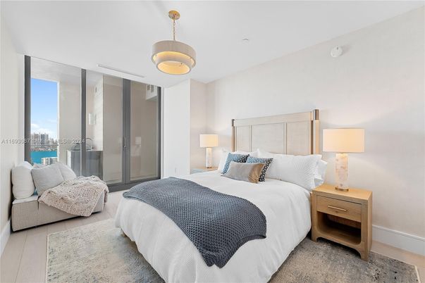 Bedroom, Interior, Pendant Lights