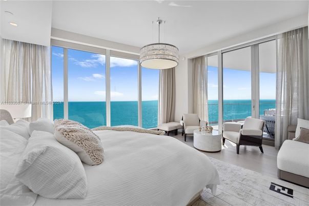 Bedroom, Interior, Pendant Lights, Recessed Lighting, Water, Wood Texture Flooring
