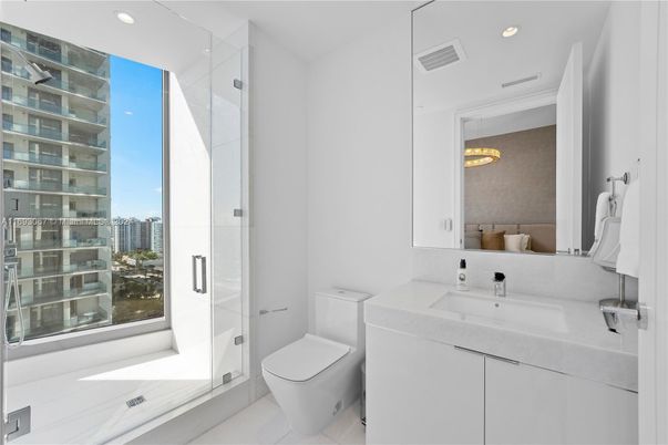 Bathroom, Interior, Recessed Lighting
