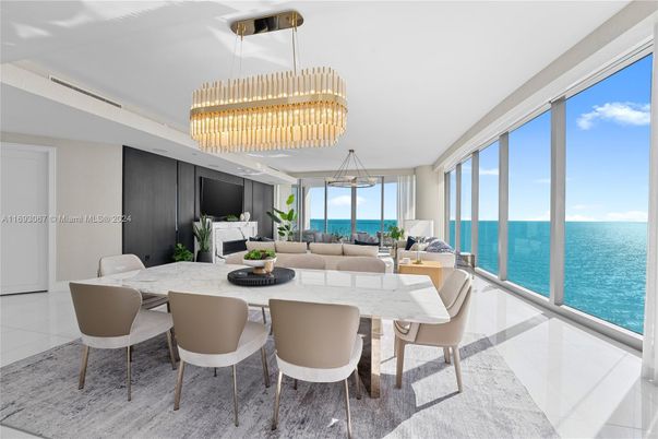 Chandelier, Dining room, Fireplace, Interior, Living room, Water