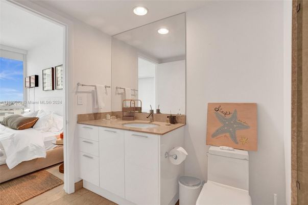Bathroom, Bedroom, Interior, Recessed Lighting, Wood Texture Flooring