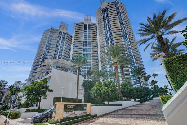 Exterior, Facade, Condo Building