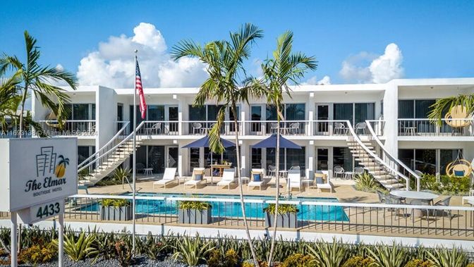 Exterior, Pool