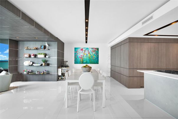Dining room, Interior, Kitchen, Recessed Lighting, Water