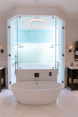Bathroom, Free Standing Baths, Glass Shower, Interior, Pendant Lights