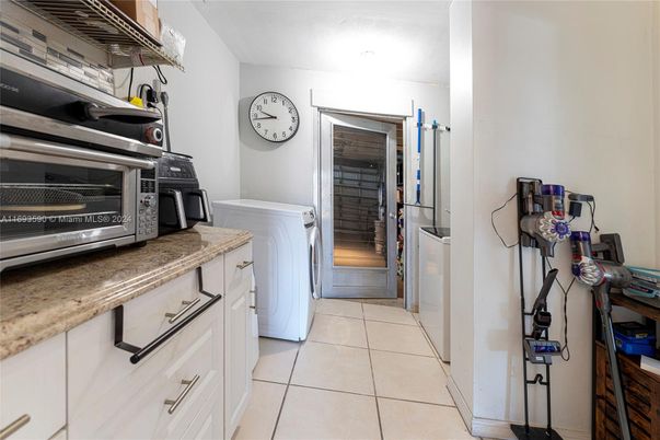 Interior, Washer
