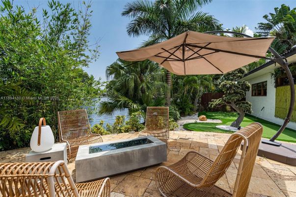 Backyard, Exterior, Water