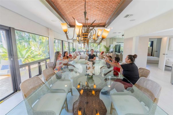 Chandelier, Dining room, Interior, Recessed Lighting