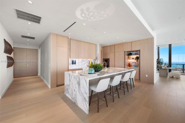 Interior, Kitchen, Recessed Lighting, Water, Wood Texture Flooring