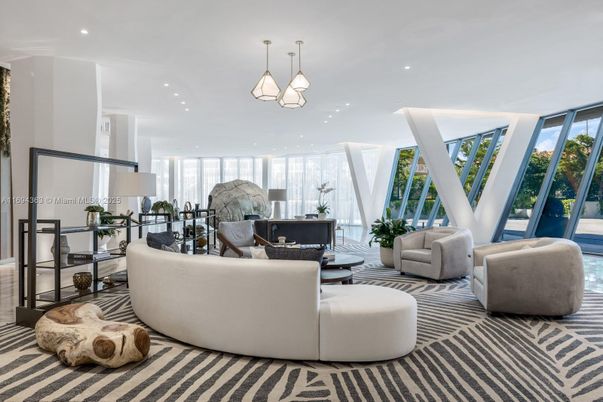 Interior, Living room, Pendant Lights, Recessed Lighting