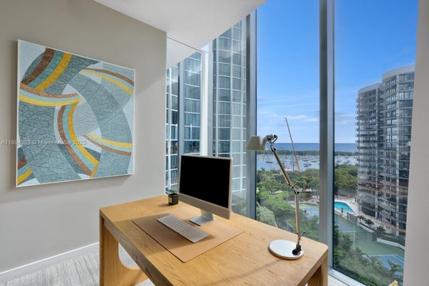 Home Office, Interior
