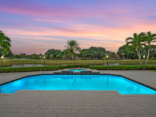 Exterior, Pool, Water