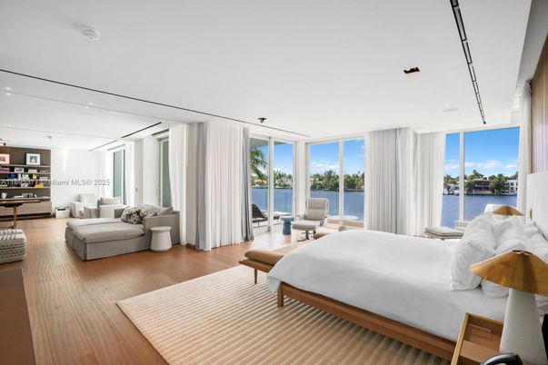 Bedroom, Interior, Recessed Lighting, Water, Wood Texture Flooring