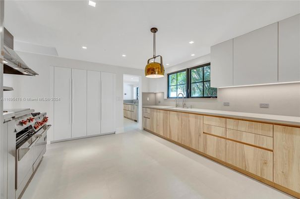 Interior, Kitchen, Pendant Lights, Recessed Lighting, Stainless Steel Appliances